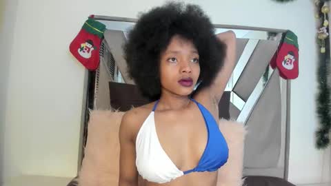 Snapshot of sara_williams01 chatting on 12/14/25, 01:05 SARA 730 A 200 PM online show from 12/14/25, 01:05