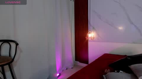 Snapshot of sara_zc chatting on 11/26/25, 11:44 sara_zc online show from 11/26/25, 11:44