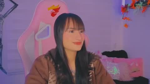 Snapshot of saraa_ramirez chatting on 10/19/25, 03:40 Sarah Ramirez online show from 10/19/25, 03:40