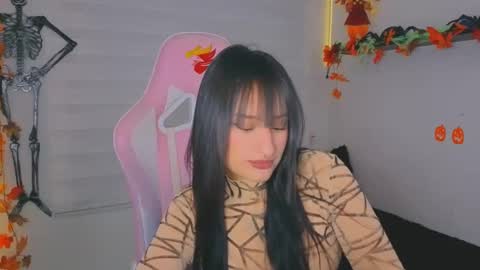 Snapshot of saraa_ramirez chatting on 10/21/25, 03:40 Sarah Ramirez online show from 10/21/25, 03:40