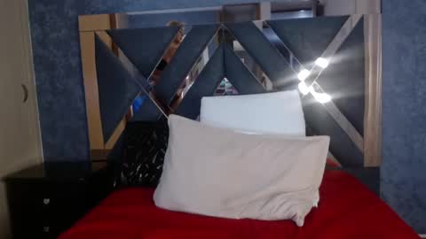 Snapshot of saraah_queen chatting on 02/04/25, 07:51 Sarah online show from 02/04/25, 07:51