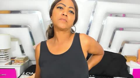 Snapshot of saraajhons chatting on 02/17/25, 04:37 Sara online show from 02/17/25, 04:37