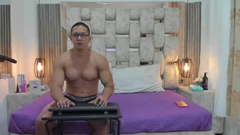 Snapshot of saraandjhony chatting on 12/12/24, 01:06 saraANDyoni online show from 12/12/24, 01:06