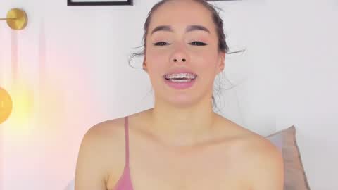 Snapshot of saraarchbould chatting on 12/11/24, 07:57 Sara online show from 12/11/24, 07:57