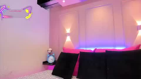 Snapshot of saraavila_ chatting on 09/13/25, 10:20 SaraAvila online show from 09/13/25, 10:20