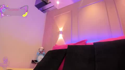 Snapshot of saraavila_ chatting on 09/17/25, 10:33 SaraAvila online show from 09/17/25, 10:33