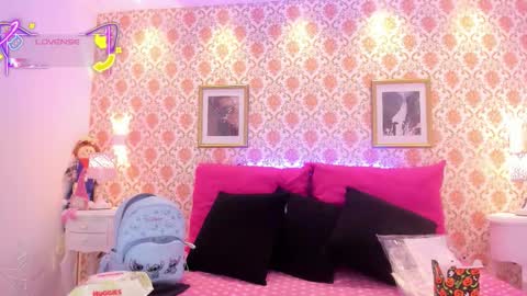 Snapshot of saraavila_ chatting on 10/31/25, 08:54 SaraAvila online show from 10/31/25, 08:54