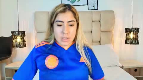 sarablonde_t online show from 06/17/26, 07:26