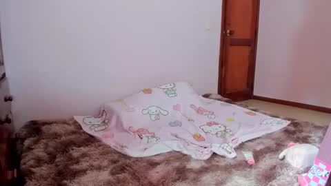 Snapshot of saraconnorxx chatting on 11/22/25, 03:22 Sara online show from 11/22/25, 03:22