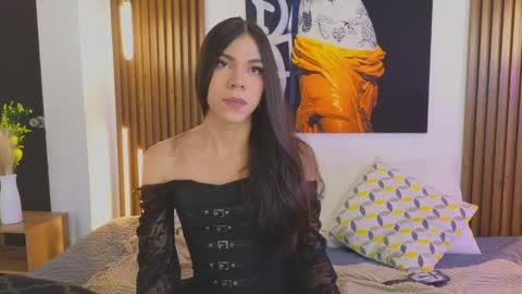 Snapshot of saracutie_ chatting on 04/22/26, 07:48 Sara online show from 04/22/26, 07:48