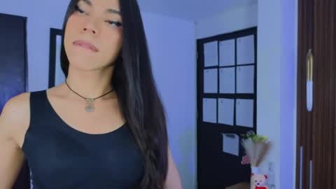 Snapshot of saracutie_ chatting on 05/14/26, 07:53 Sara online show from 05/14/26, 07:53