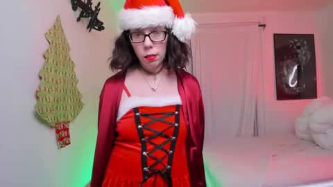 Snapshot of saradesirexo chatting on 12/08/24, 02:28 Sara Desire online show from 12/08/24, 02:28