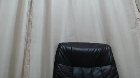 Snapshot of saradorj92 chatting on 10/15/25, 04:56 saradorj92 online show from 10/15/25, 04:56