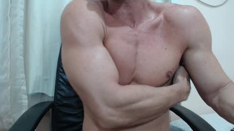 Snapshot of saradorj92 chatting on 11/11/25, 08:14 saradorj92 online show from 11/11/25, 08:14