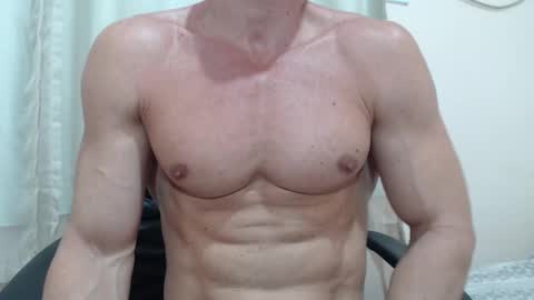 Snapshot of saradorj92 chatting on 11/15/25, 05:27 saradorj92 online show from 11/15/25, 05:27