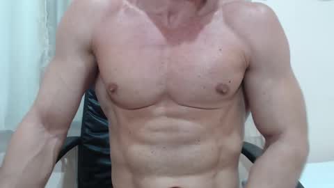 Snapshot of saradorj92 chatting on 12/19/25, 04:08 saradorj92 online show from 12/19/25, 04:08