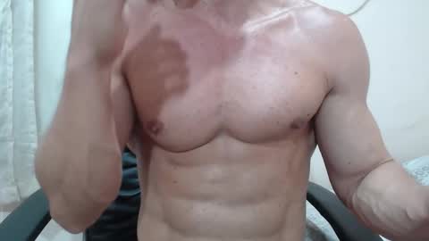 Snapshot of saradorj92 chatting on 12/20/25, 03:02 saradorj92 online show from 12/20/25, 03:02