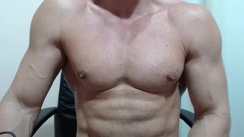 saradorj92 online show from 02/05/26, 02:38