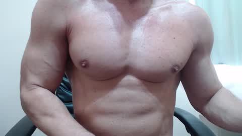 saradorj92 online show from 03/11/26, 12:44