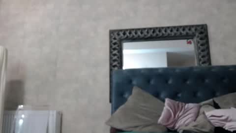 Snapshot of saraelise chatting on 11/15/25, 06:15 saraelise online show from 11/15/25, 06:15