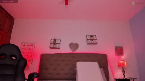 Snapshot of saraevil chatting on 02/12/25, 06:40 Sara online show from 02/12/25, 06:40