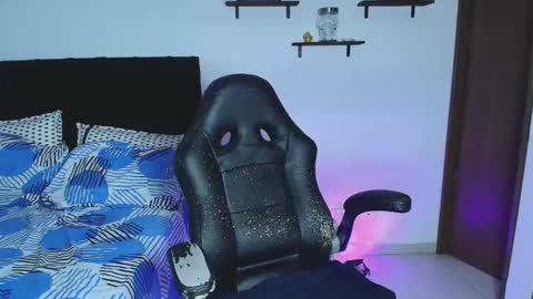 Snapshot of saraevil chatting on 10/24/25, 04:20 Sara online show from 10/24/25, 04:20