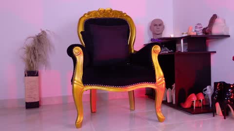 Sara Ferrer  online show from 05/09/26, 05:23