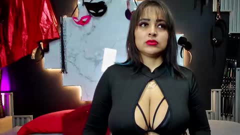 sarah917 online show from 12/18/25, 06:47