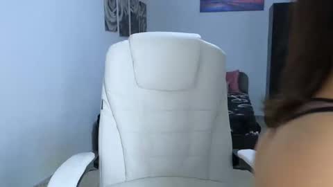 Snapshot of sarah2101 chatting on 01/07/25, 05:33 sarah l0v3 online show from 01/07/25, 05:33