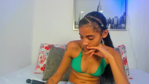 sarah_ashbourne online show from 09/17/25, 11:45