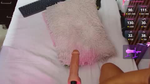 Snapshot of sarah_babe_ chatting on 11/12/25, 02:39 Sarah online show from 11/12/25, 02:39