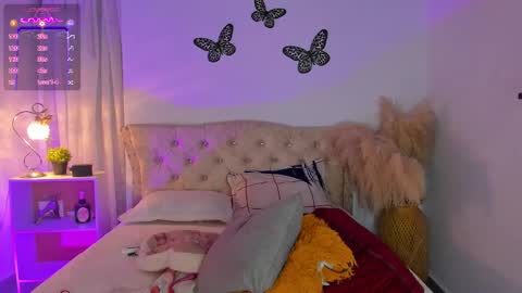 Snapshot of sarah_bali chatting on 11/22/25, 01:26 Sarah Valkiria IG Sar lanister online show from 11/22/25, 01:26