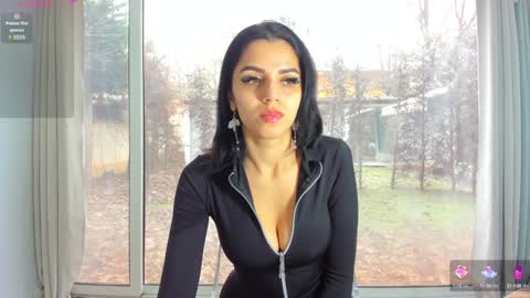 Snapshot of sarah_blake_ chatting on 02/05/25, 11:12 Sara online show from 02/05/25, 11:12
