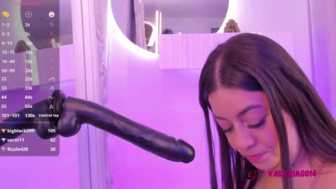 Sarah Bonneth online show from 02/03/25, 02:02