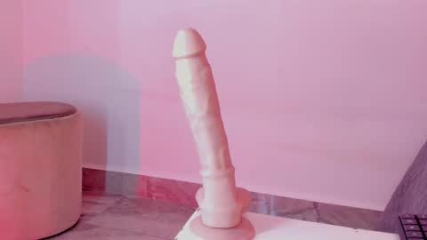 Sarah Bonneth online show from 04/10/26, 11:48