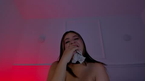 Sarah Bonneth online show from 04/11/26, 11:47