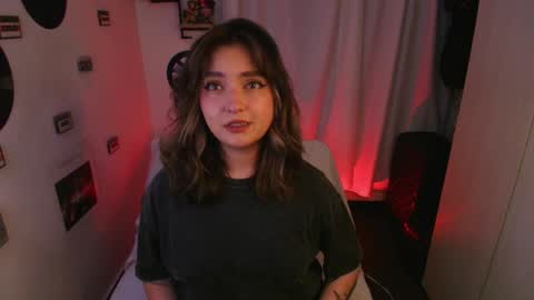 Snapshot of sarah_cuteeyes chatting on 04/05/26, 04:31 Sara online show from 04/05/26, 04:31