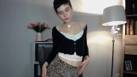 Sarah online show from 12/14/25, 02:55