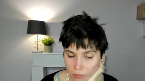 Snapshot of sarah_desire01 chatting on 03/22/26, 02:42 Sarah online show from 03/22/26, 02:42