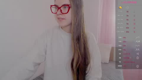 Snapshot of sarah_hs chatting on 03/22/26, 12:19 Sarah online show from 03/22/26, 12:19