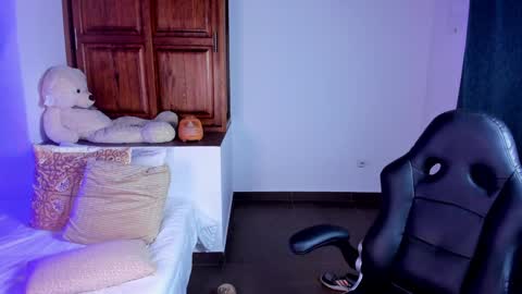 Snapshot of sarah_montale chatting on 01/06/25, 03:53 Sarah Independent model online show from 01/06/25, 03:53