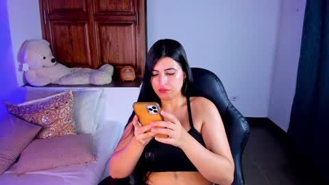 Snapshot of sarah_montale chatting on 01/08/25, 04:12 Sarah Independent model online show from 01/08/25, 04:12