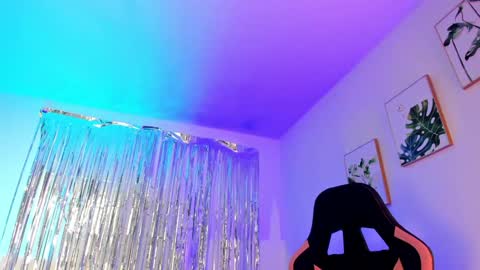 INSTAGRAM...sarah22 p online show from 12/01/24, 08:53