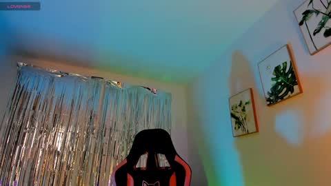 INSTAGRAM...sarah22 p online show from 02/02/25, 10:28