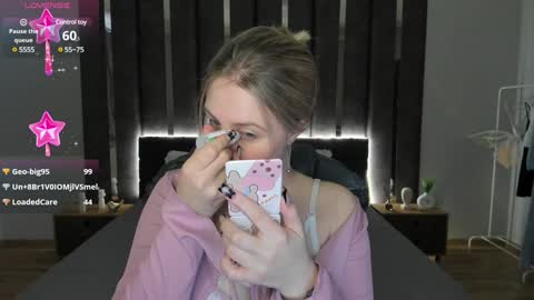 Sarah online show from 01/24/25, 03:43