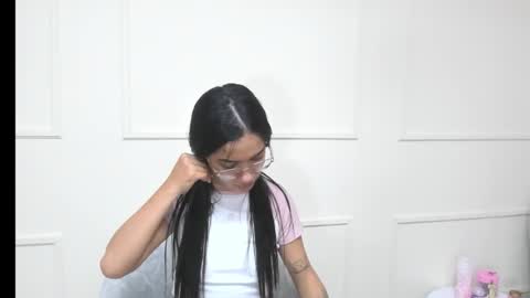 Sarah online show from 12/14/25, 12:27