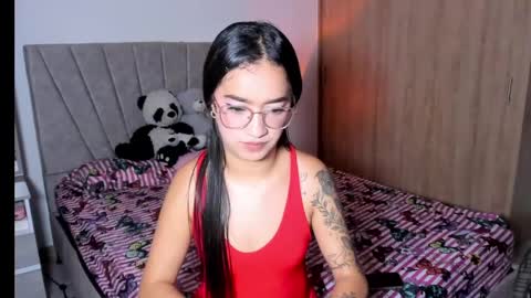 Snapshot of sarah_stone15 chatting on 05/25/26, 11:55 Sarah online show from 05/25/26, 11:55