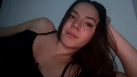 Snapshot of sarah_swtt chatting on 12/17/24, 09:17 - next broadcast 28 nov 7 pm Col online show from 12/17/24, 09:17