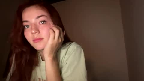 Snapshot of sarah_swtt chatting on 01/04/25, 04:44 - next broadcast 28 nov 7 pm Col online show from 01/04/25, 04:44