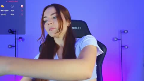 Snapshot of sarah_swtt chatting on 01/19/25, 03:39 - next broadcast 28 nov 7 pm Col online show from 01/19/25, 03:39